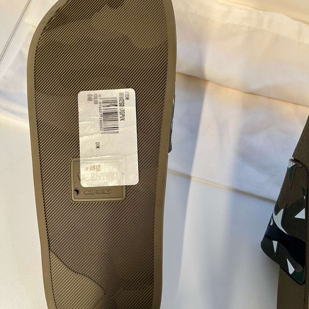 NWT - Valentino Garavani Women Green Camouflage Star Print Slides - Size 39 EU - Picture 7 of 9